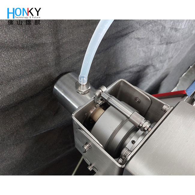 دستگاه پرکن و درب‌بند اتوماتیک رومیزی با سرعت 40 ضربه در دقیقه، 2 میلی‌لیتر، برای لوله‌های معرف با سیستم بازوی رباتیک برای پر کردن معرف