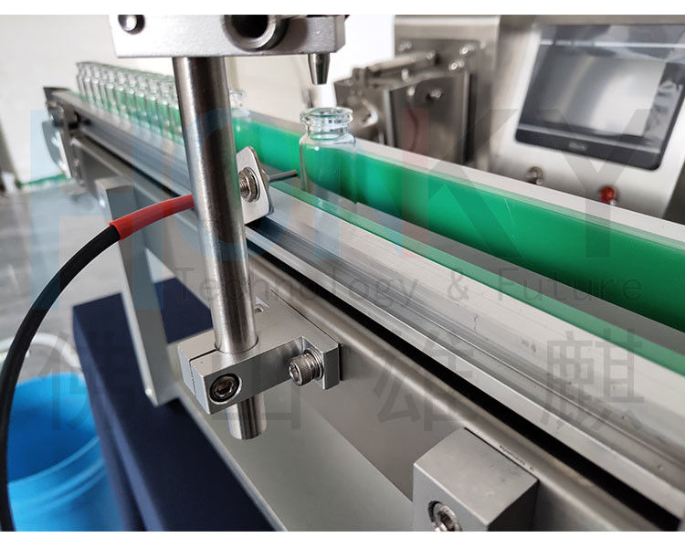 دستگاه پر کردن بطری 5 میلی لیتر کوچک با حامل تغذیه بطری و سامل باخ برای پر کردن روغن آرایشی